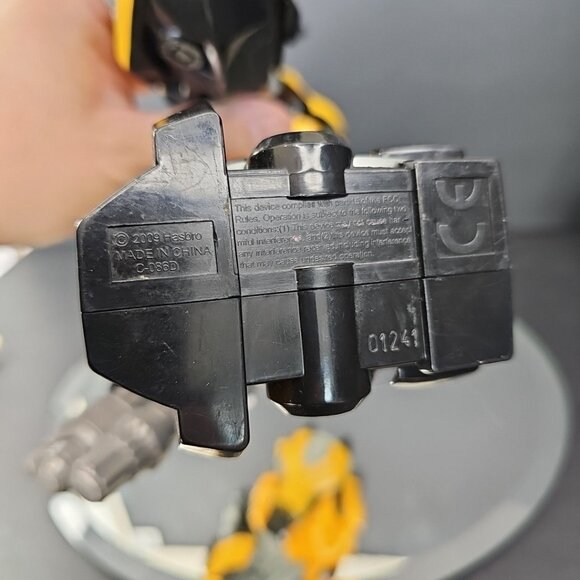 Talking Bumblebee Transformers Action Figure 2009 Hasbro Transformer 10 Inch - Picture 9 of 10